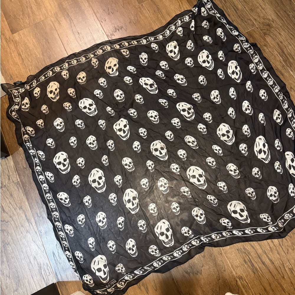 Alexander McQueen Black and White Skull-Print Asymmetrical Skirt